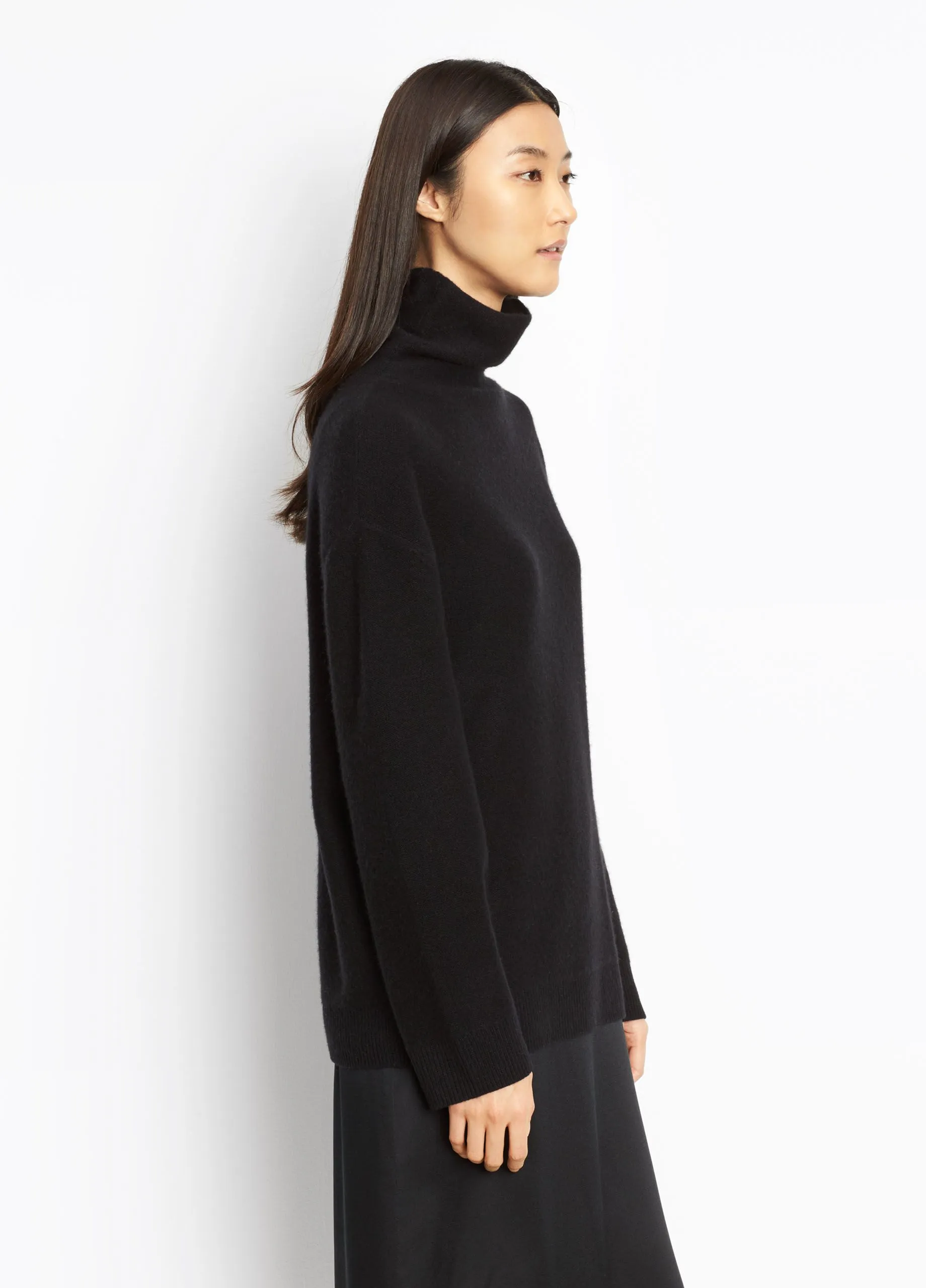 Vince - Cashmere Boxy Turtleneck